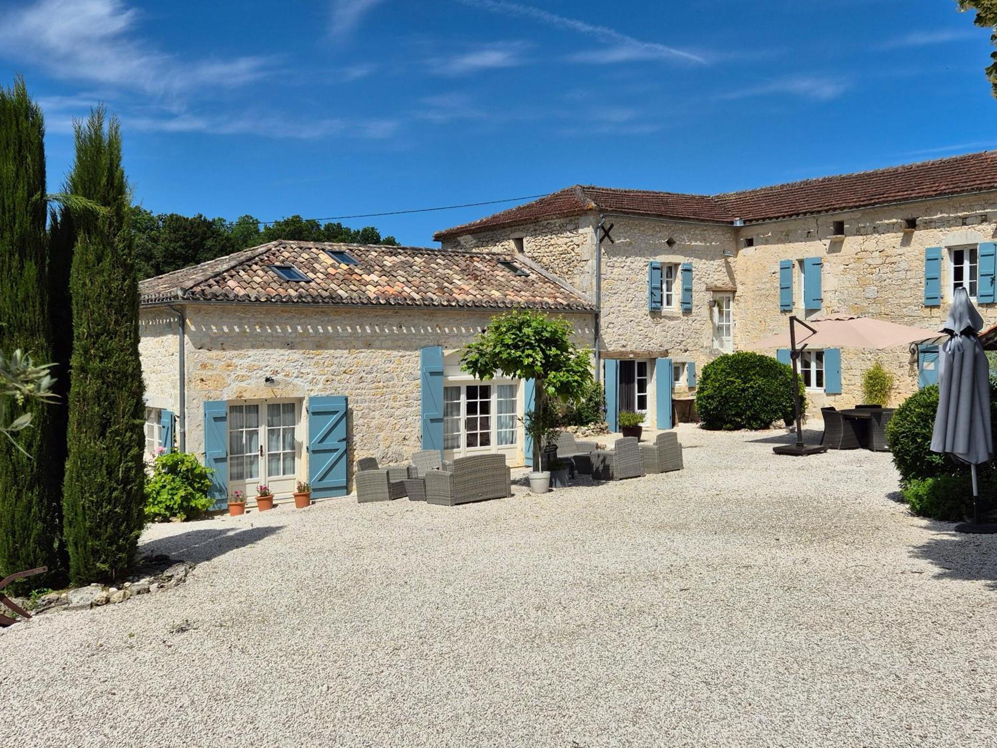 La Nouvelle Vie En Quercy Acomodação com café da manhã Montaigu-de-Quercy Exterior foto